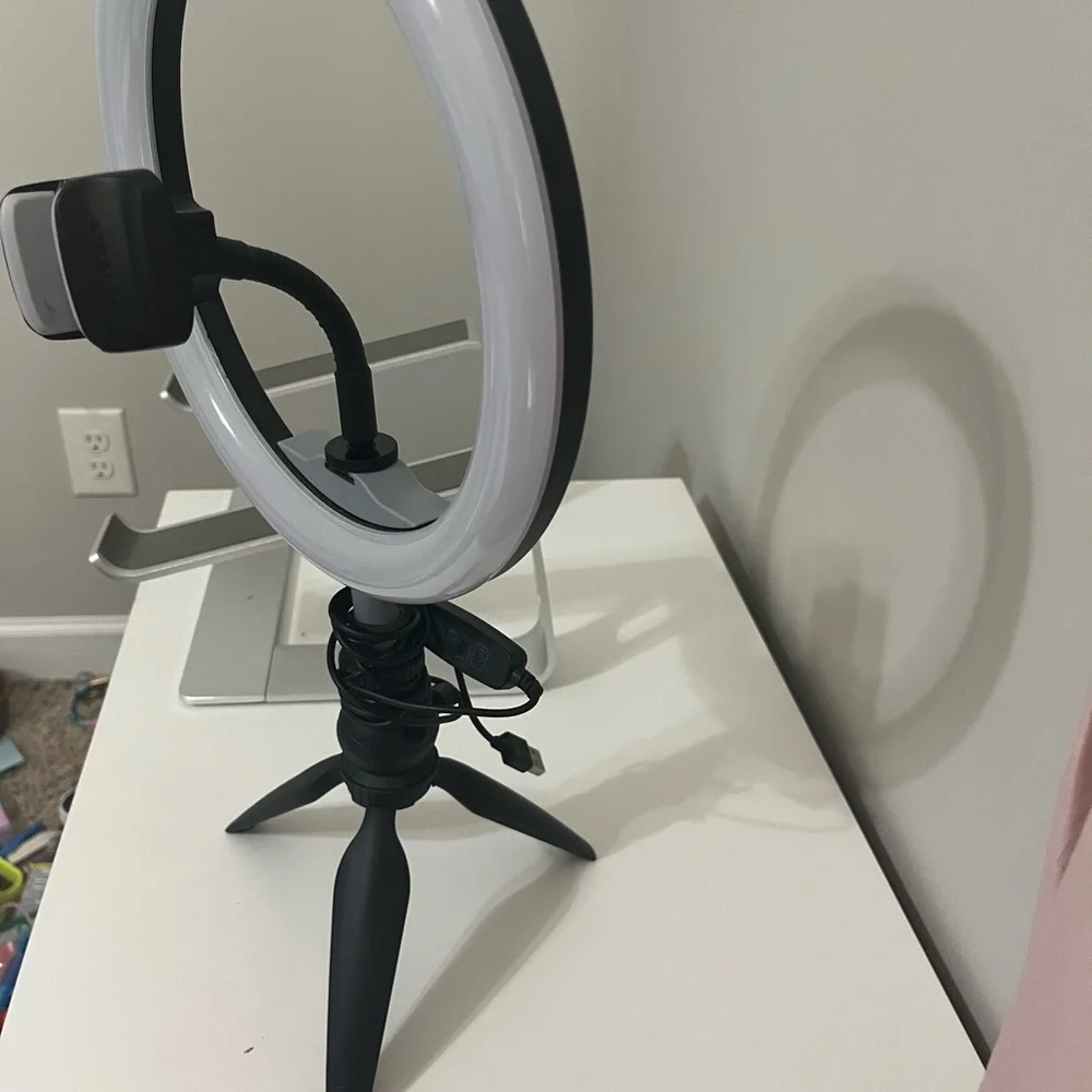 UBeesize light and tripod